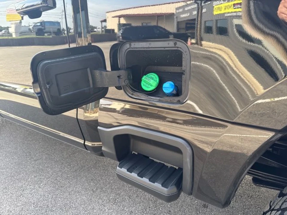 2024 Ford Super Duty 5th Gen - Image 8 of 12