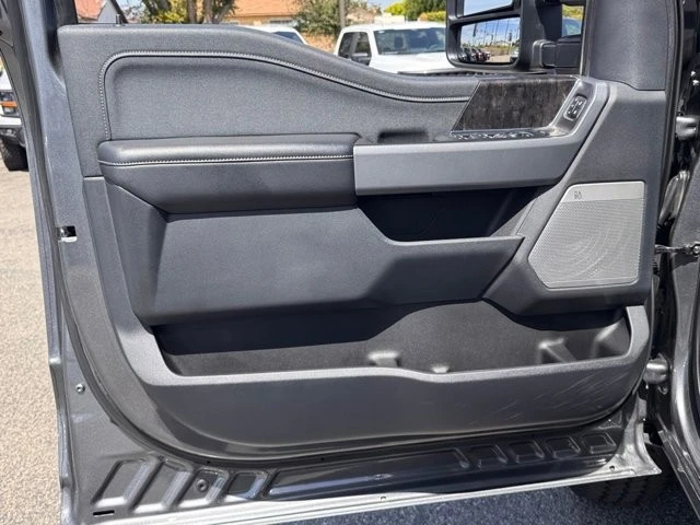 2024 Ford Super Duty 5th Gen - Image 15 of 30