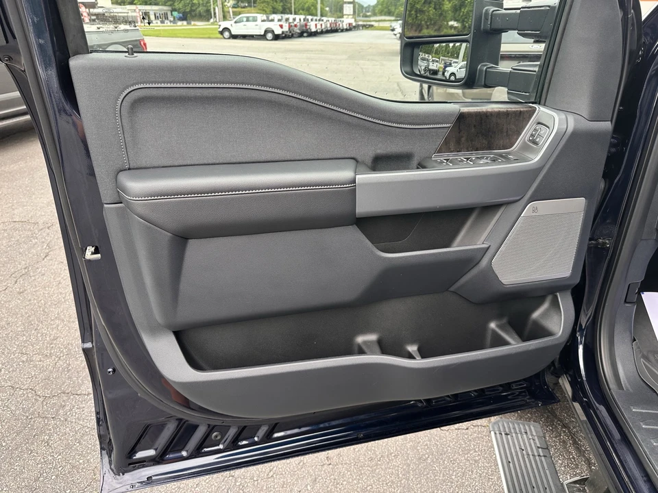 2024 Ford Super Duty 5th Gen - Image 11 of 31