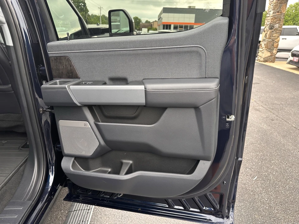 2024 Ford Super Duty 5th Gen - Image 19 of 31