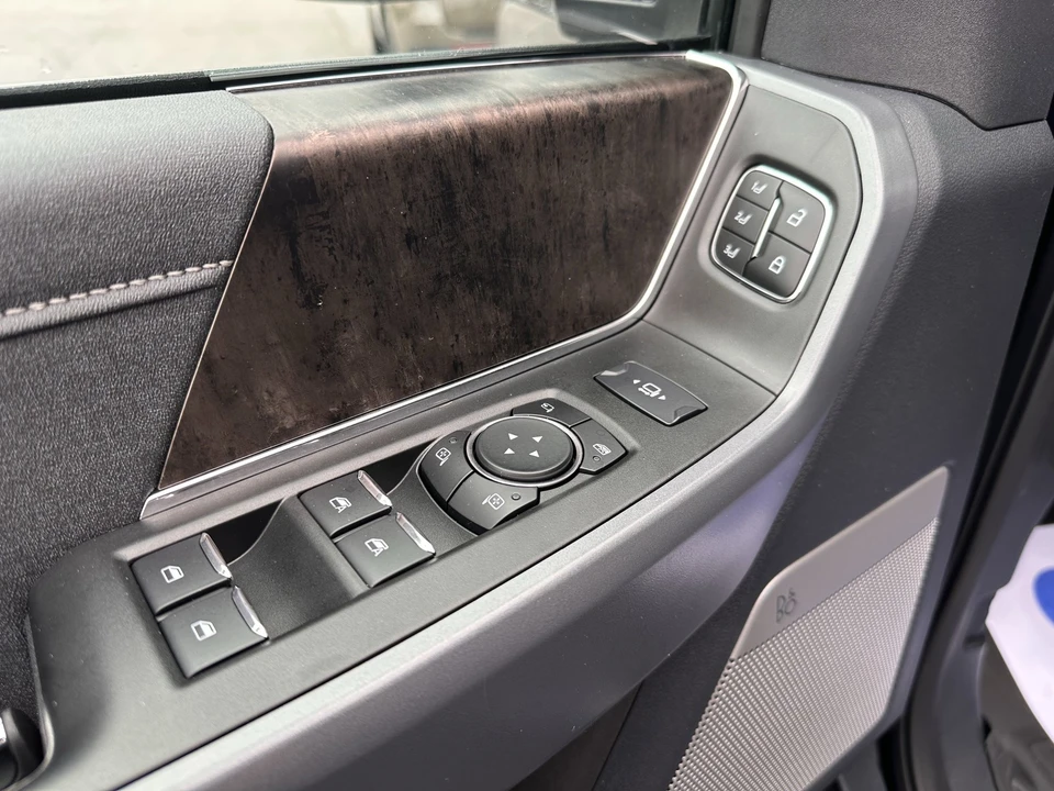 2024 Ford Super Duty 5th Gen - Image 21 of 31