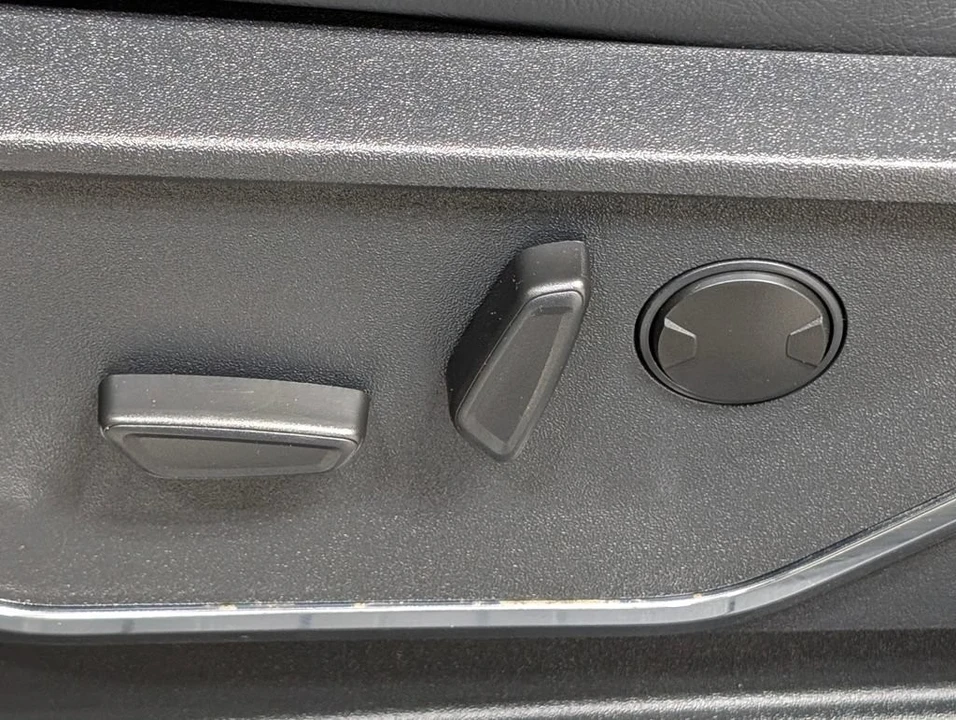 2024 Ford Super Duty 5th Gen - Image 17 of 31
