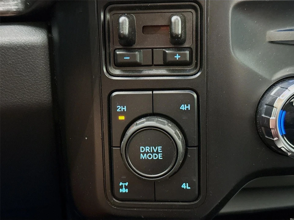 2024 Ford Super Duty 5th Gen - Image 14 of 31
