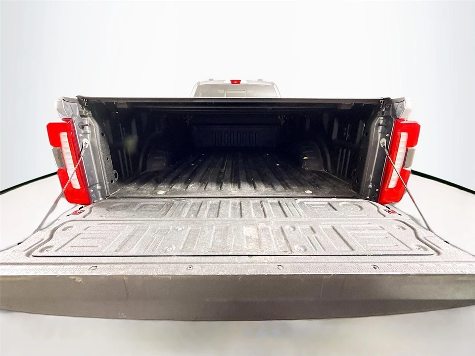 2024 Ford Super Duty 5th Gen - Image 23 of 31