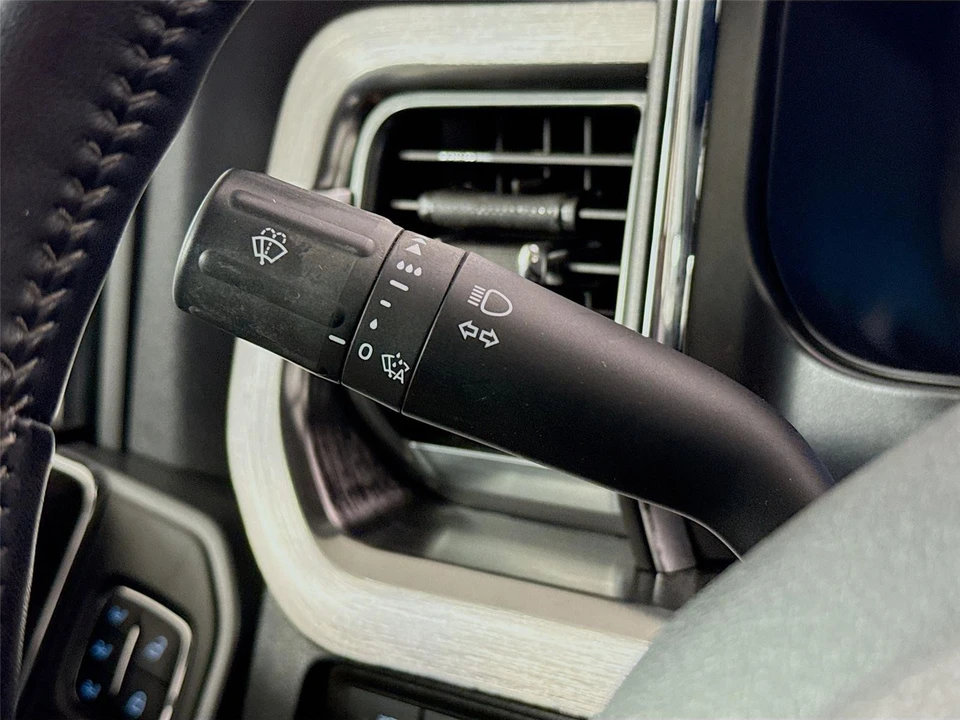 2024 Ford Super Duty 5th Gen - Image 5 of 31
