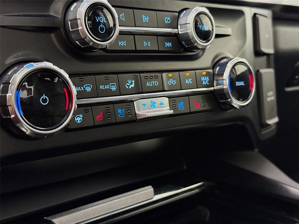 2024 Ford Super Duty 5th Gen - Image 16 of 31