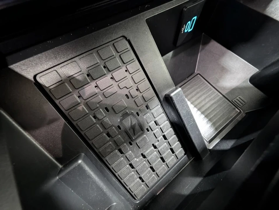2024 Ford Super Duty 5th Gen - Image 10 of 31