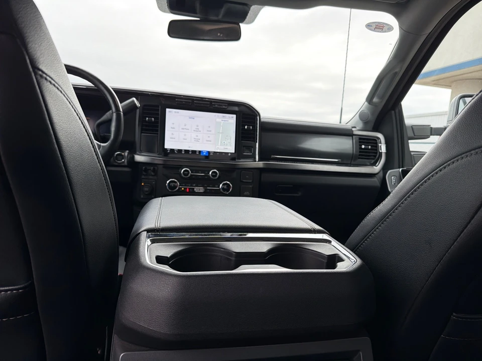2024 Ford Super Duty 5th Gen - Image 28 of 31