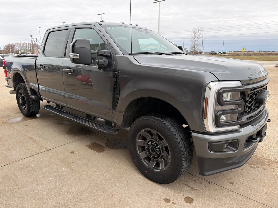 2024 Ford Super Duty 5th Gen - Image 18 of 31