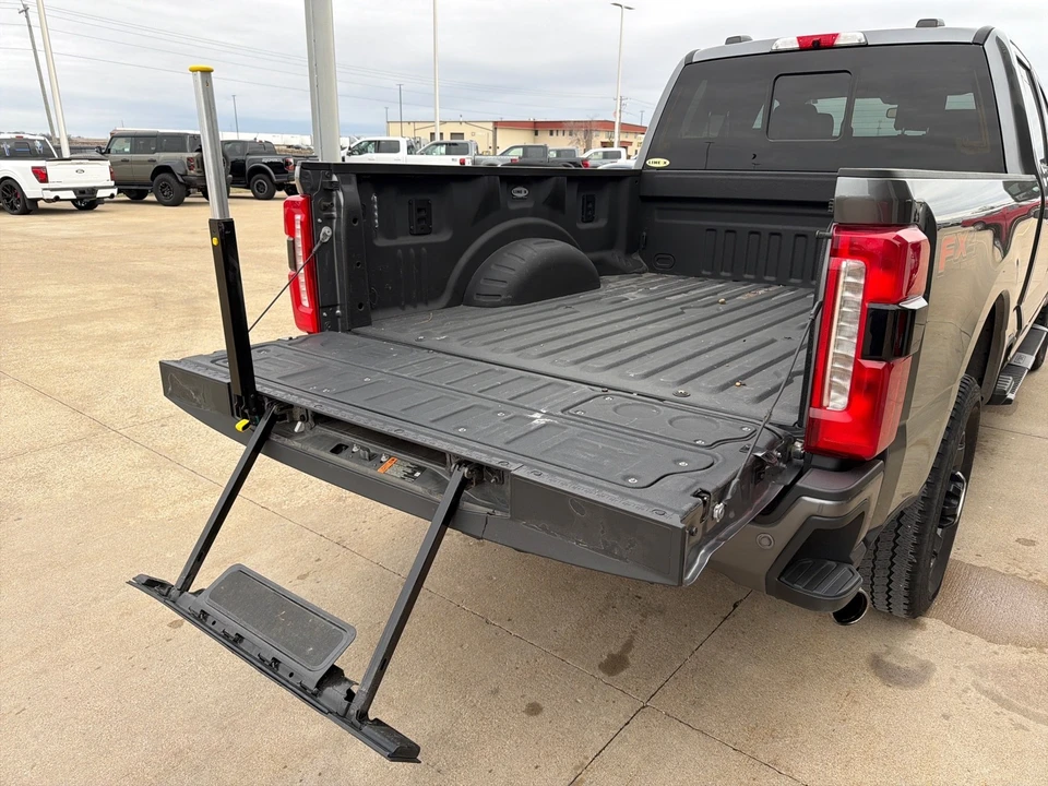 2024 Ford Super Duty 5th Gen - Image 12 of 31