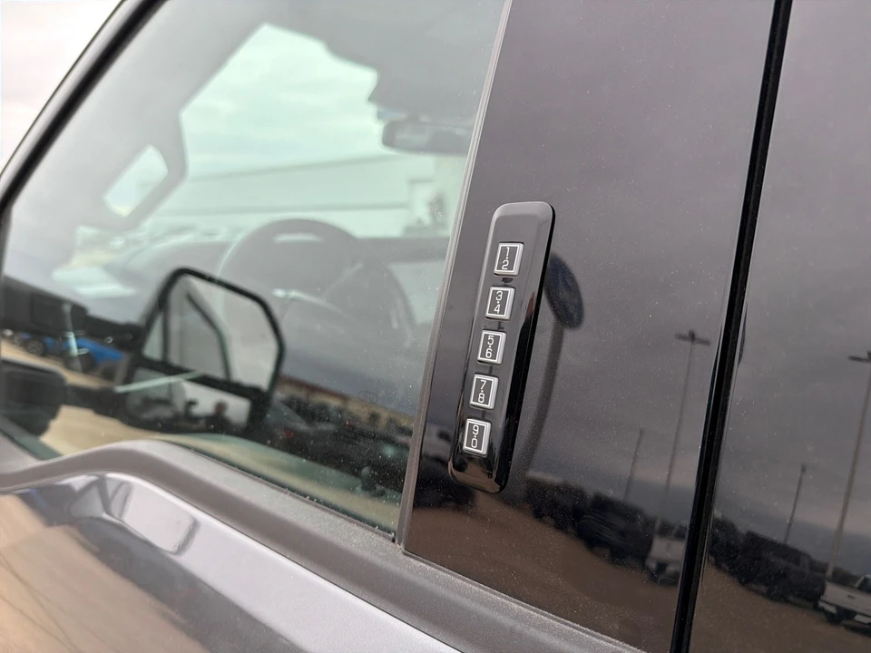 2024 Ford Super Duty 5th Gen - Image 29 of 31