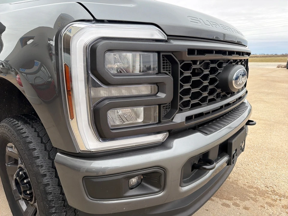 2024 Ford Super Duty 5th Gen - Image 20 of 31