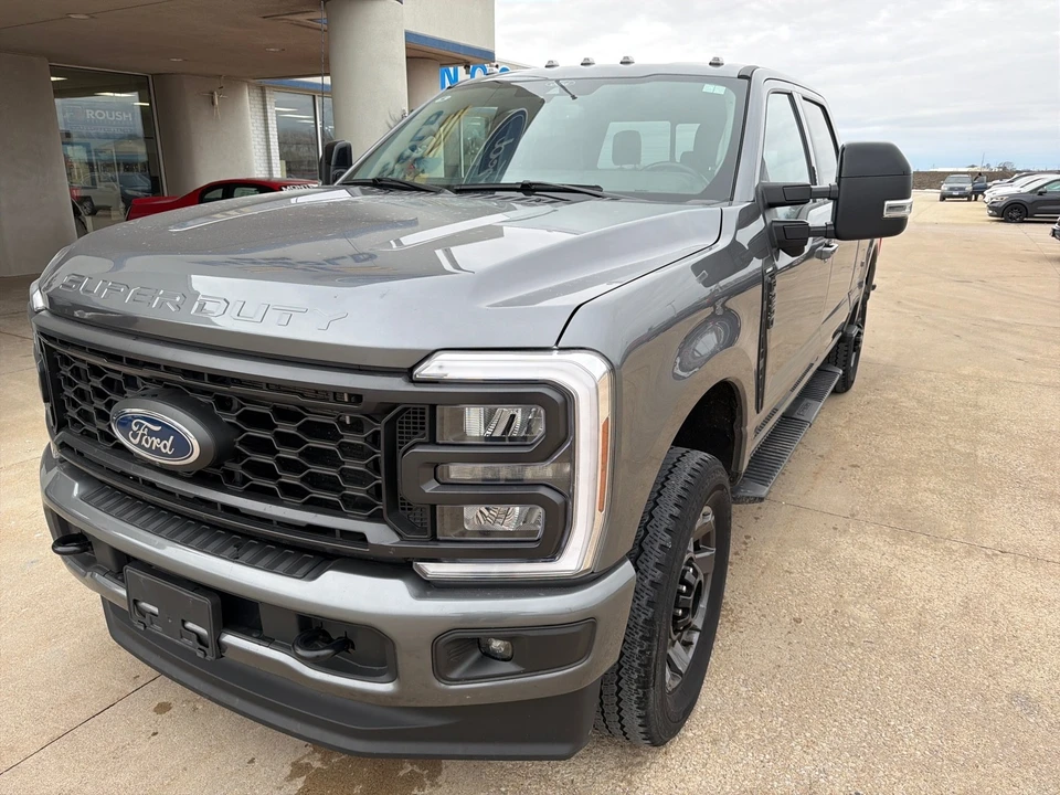 2024 Ford Super Duty 5th Gen - Image 23 of 31