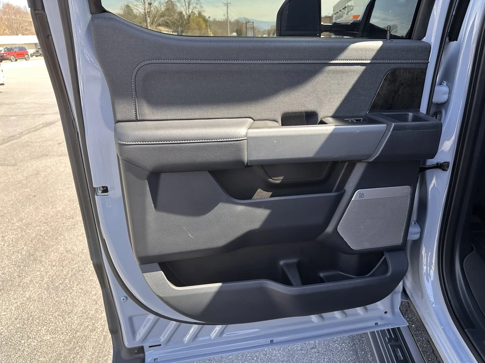2024 Ford Super Duty 5th Gen - Image 11 of 30