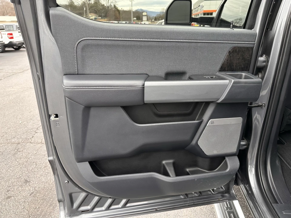 2024 Ford Super Duty 5th Gen - Image 12 of 31
