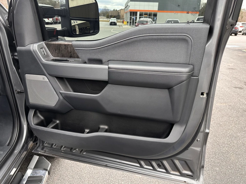 2024 Ford Super Duty 5th Gen - Image 14 of 31