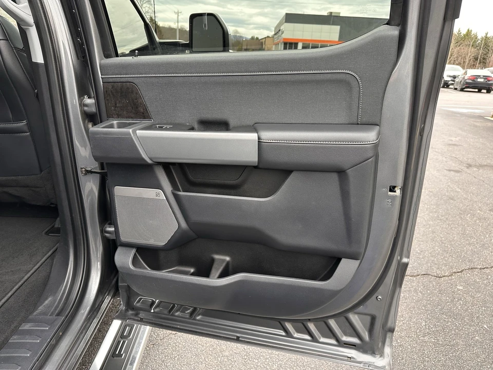 2024 Ford Super Duty 5th Gen - Image 16 of 31