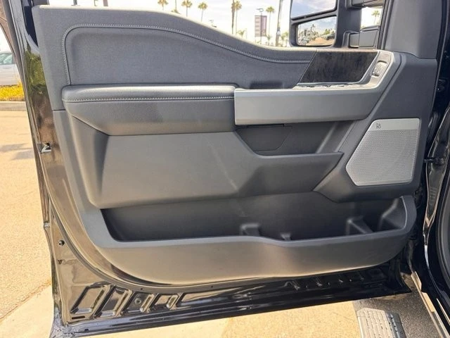 2024 Ford Super Duty 5th Gen - Image 15 of 31