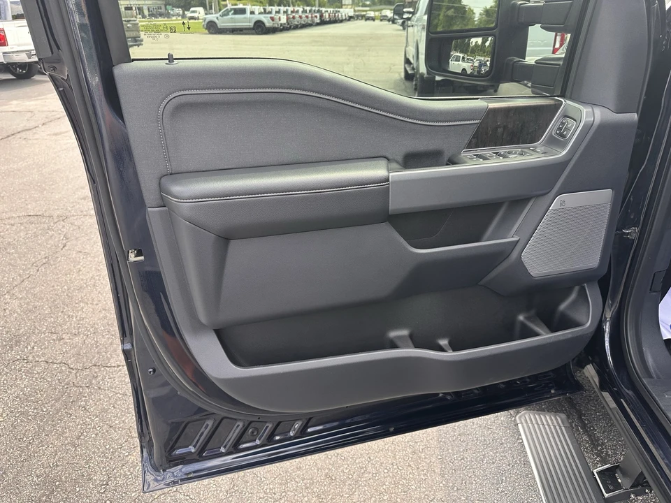 2024 Ford Super Duty 5th Gen - Image 10 of 31