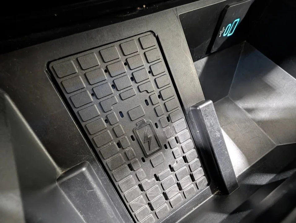 2024 Ford Super Duty 5th Gen - Image 10 of 31