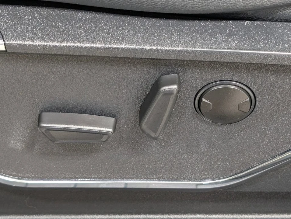 2024 Ford Super Duty 5th Gen - Image 17 of 31