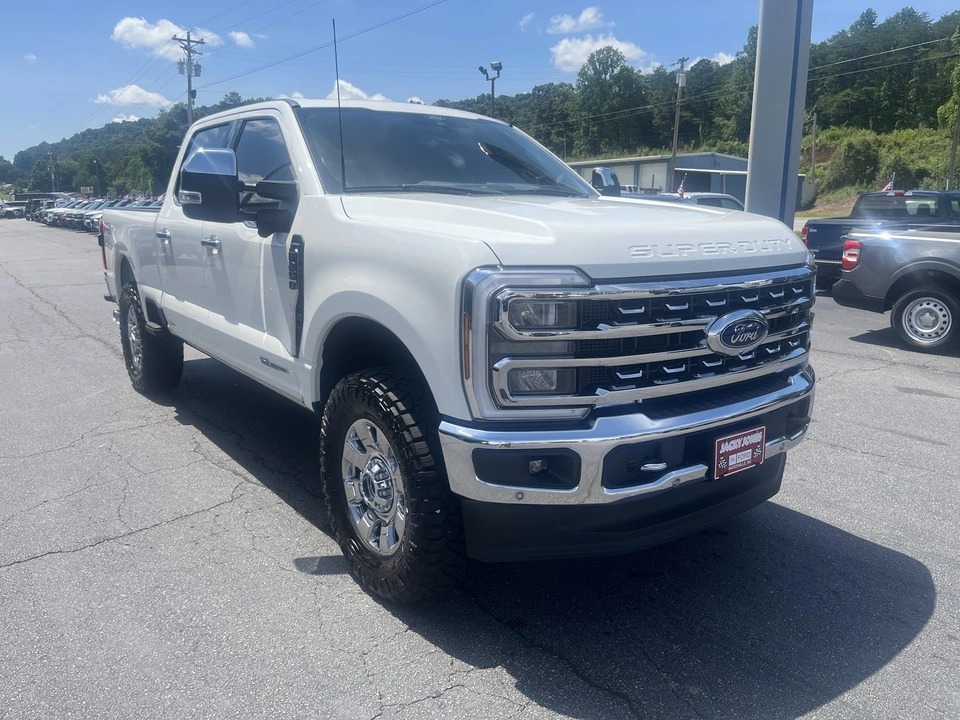 2024 Ford Super Duty 5th Gen - Image 4 of 31