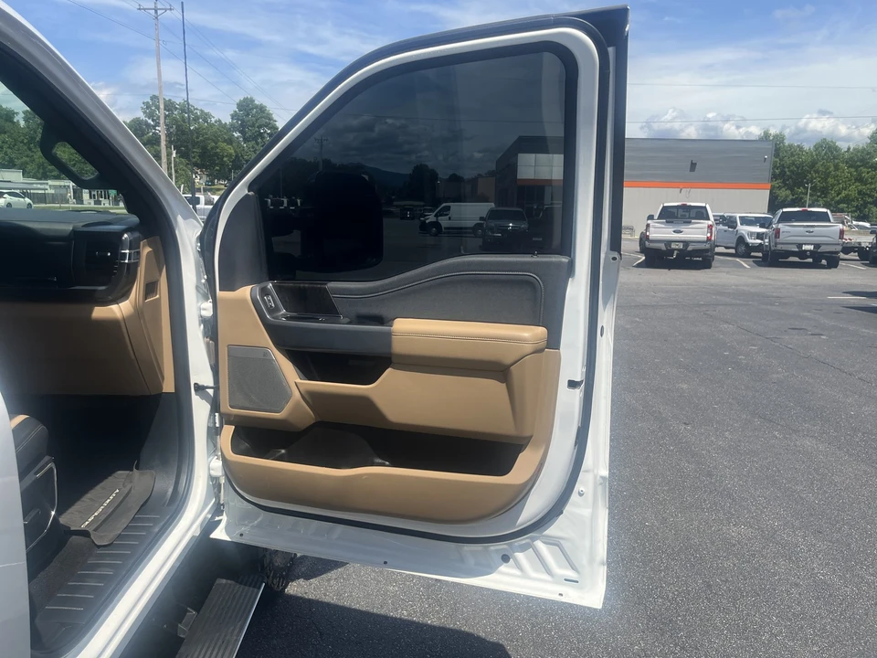 2024 Ford Super Duty 5th Gen - Image 14 of 31