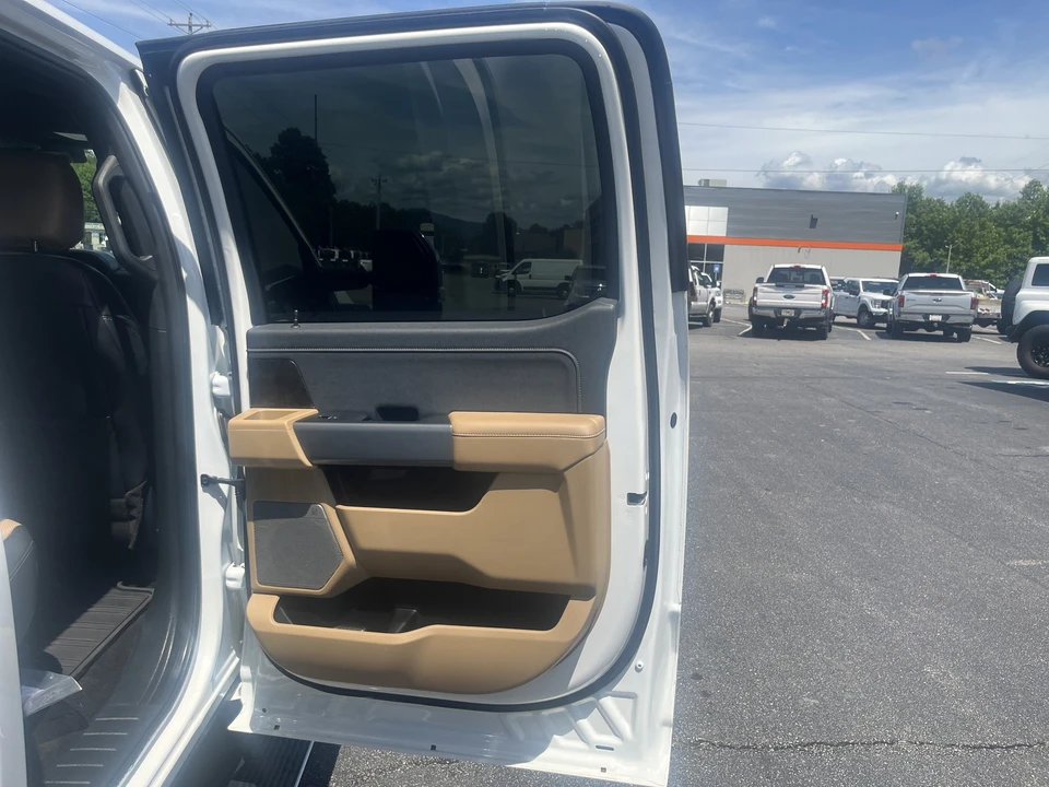 2024 Ford Super Duty 5th Gen - Image 17 of 31