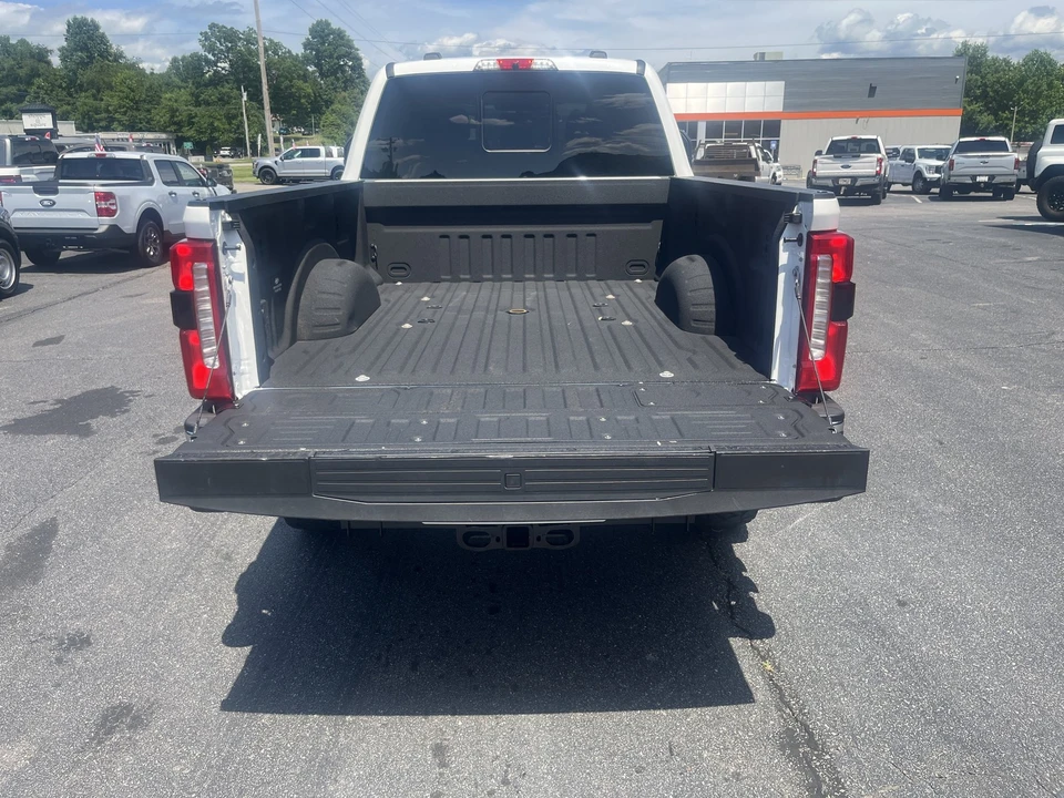 2024 Ford Super Duty 5th Gen - Image 18 of 31