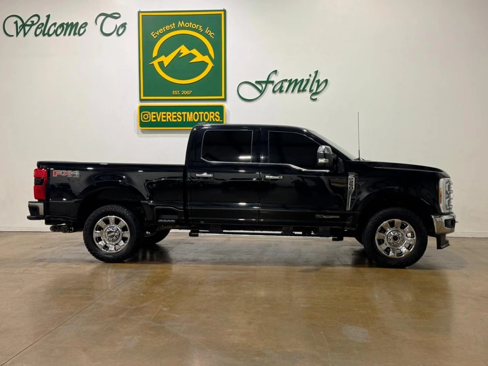 2024 Ford Super Duty 5th Gen - Image 2 of 31