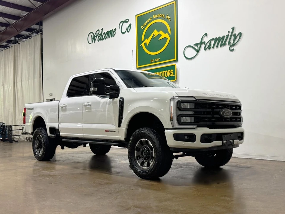 2024 Ford Super Duty 5th Gen - Image 2 of 31