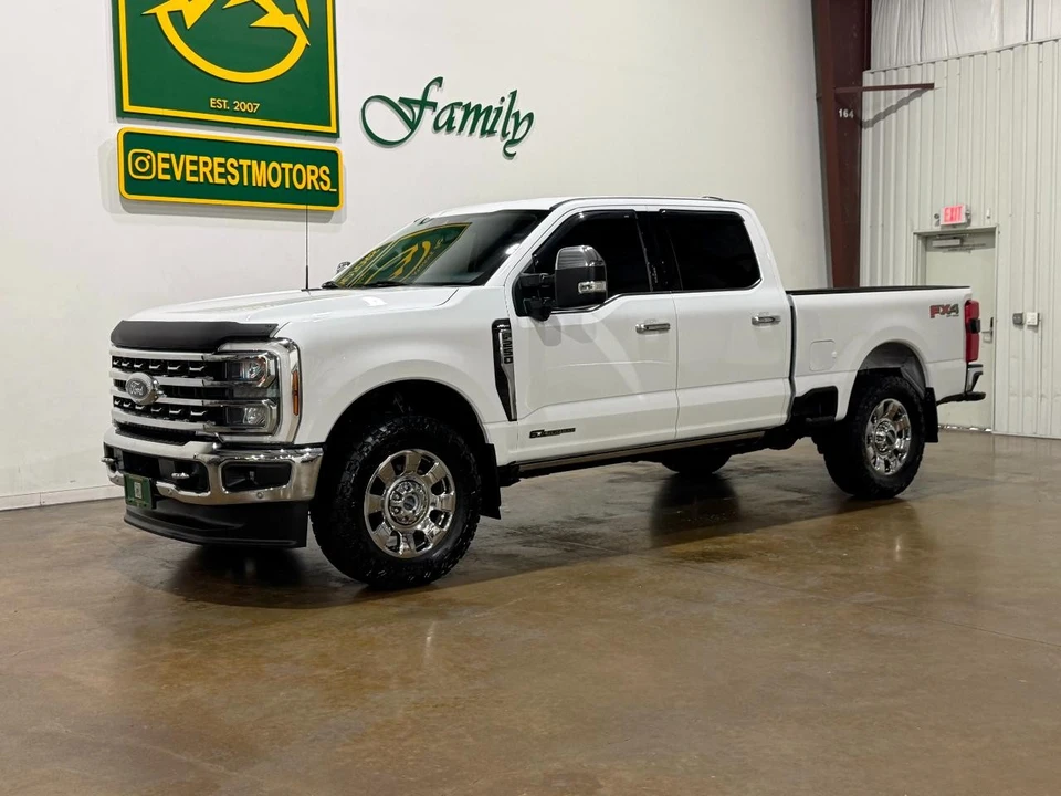 2024 Ford Super Duty 5th Gen - Image 3 of 31