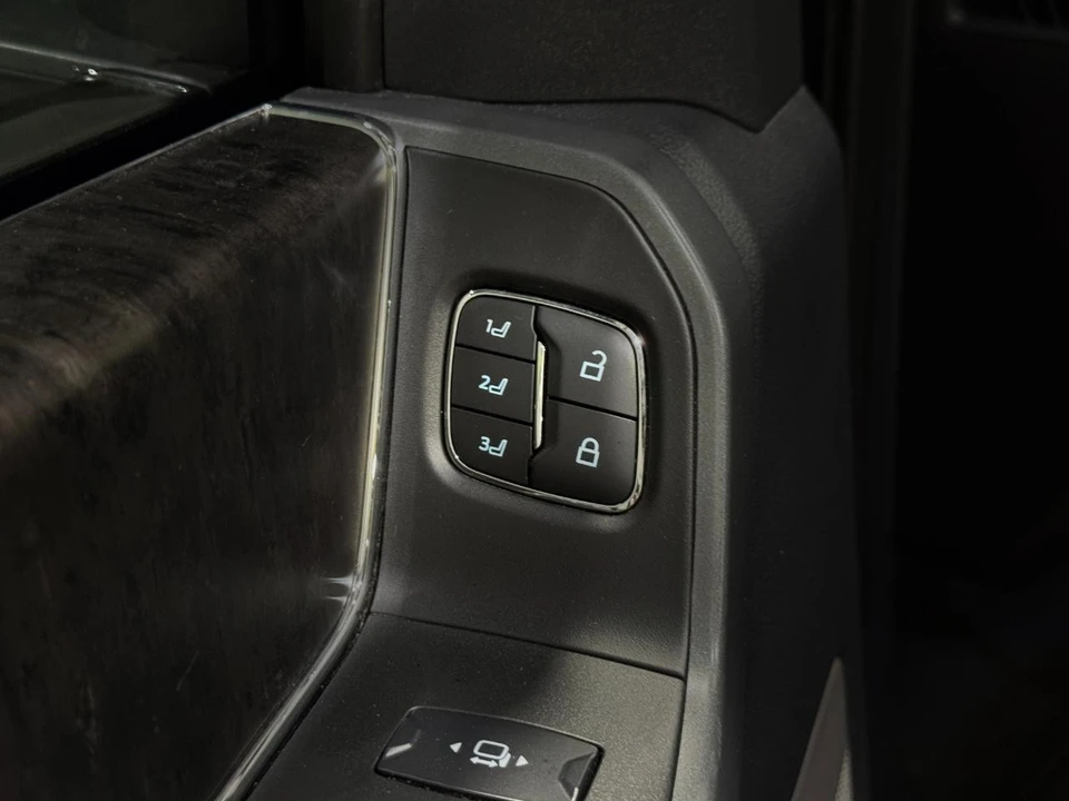2024 Ford Super Duty 5th Gen - Image 5 of 31
