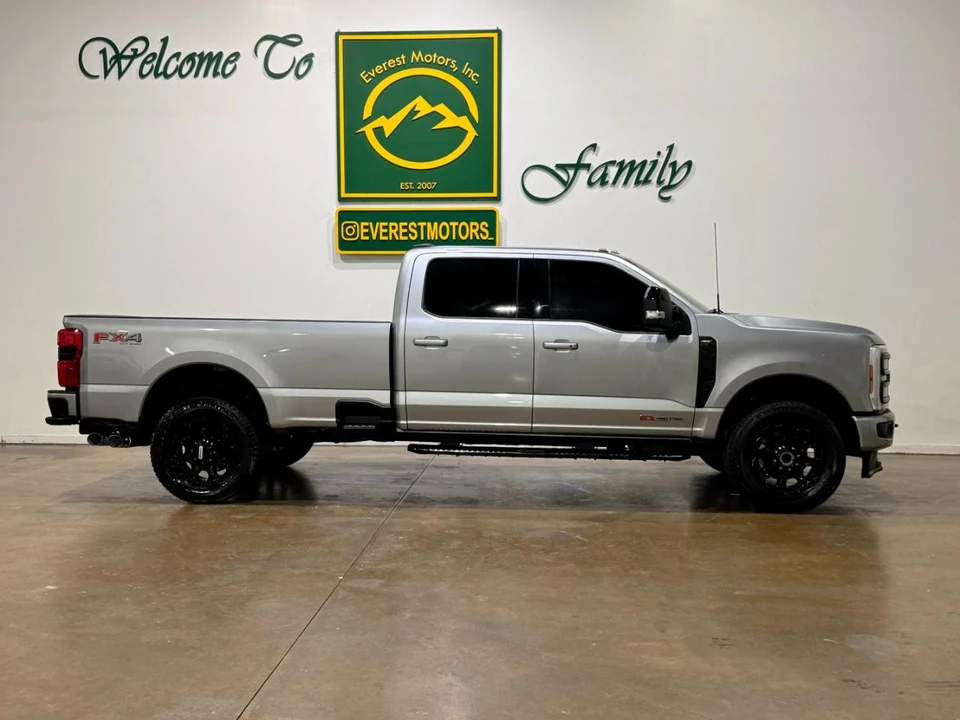 2024 Ford Super Duty 5th Gen - Image 2 of 31