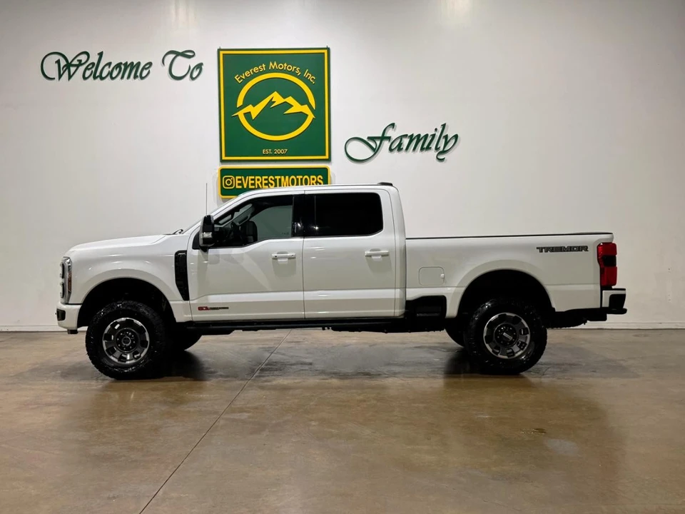 2024 Ford Super Duty 5th Gen - Image 5 of 31