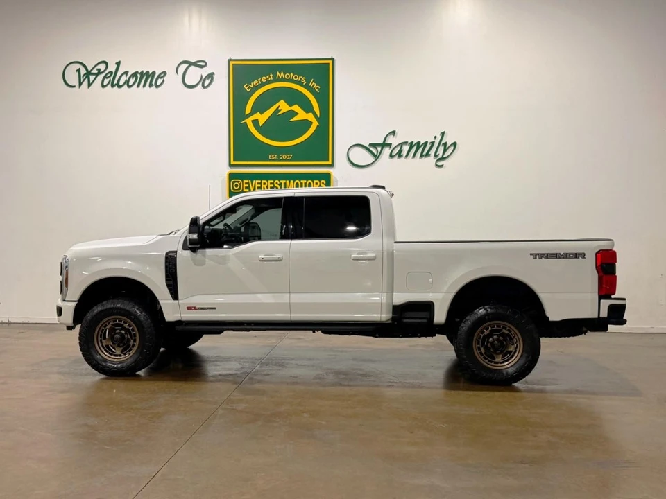 2024 Ford Super Duty 5th Gen - Image 5 of 31