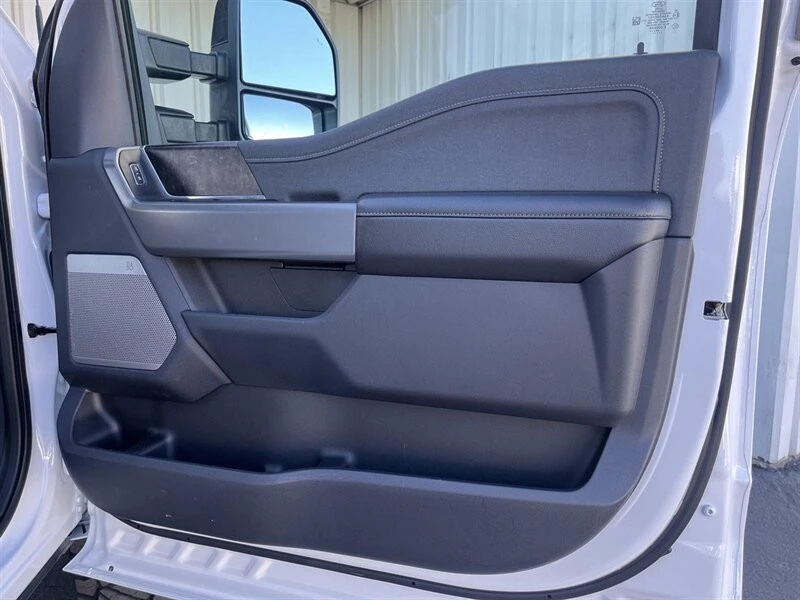 2024 Ford Super Duty 5th Gen - Image 25 of 27