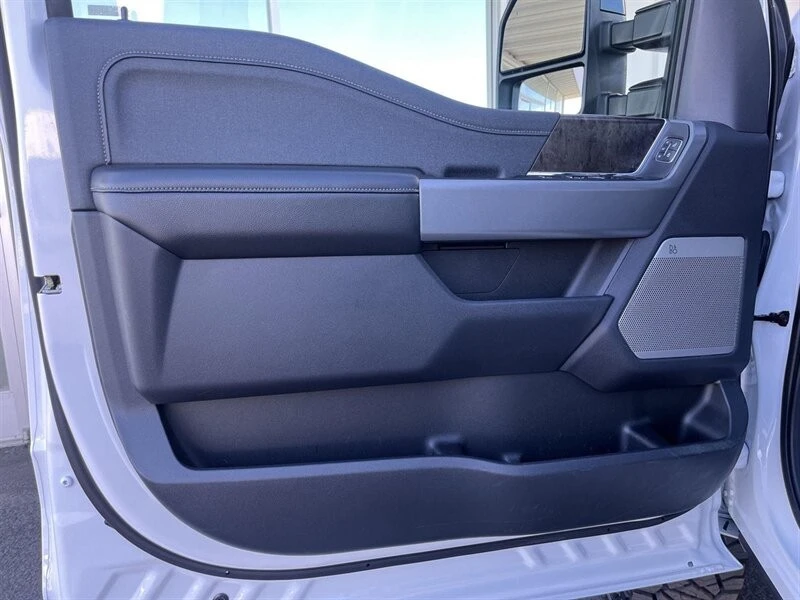 2024 Ford Super Duty 5th Gen - Image 15 of 21