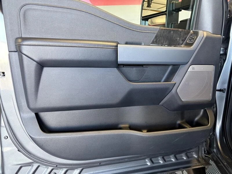 2024 Ford Super Duty 5th Gen - Image 15 of 21