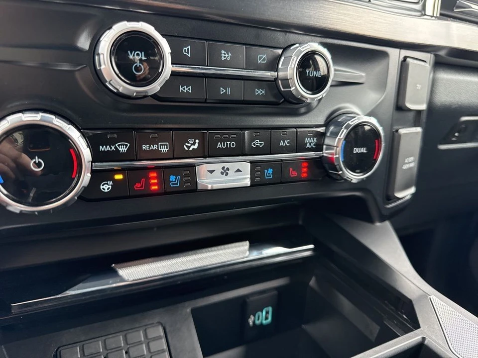2024 Ford Super Duty 5th Gen - Image 24 of 31