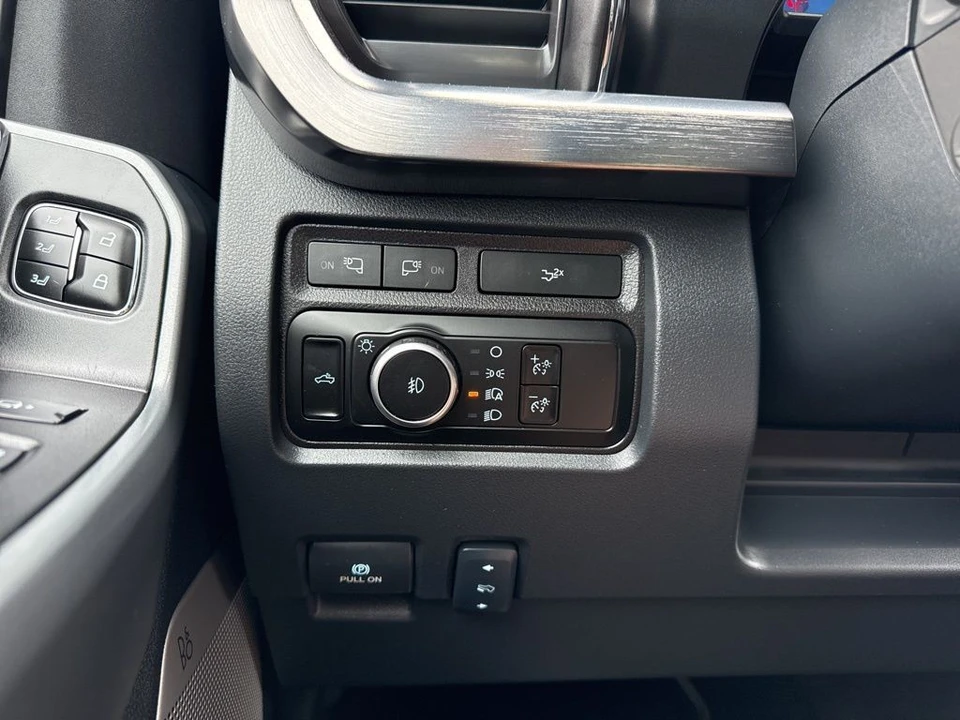 2024 Ford Super Duty 5th Gen - Image 27 of 31