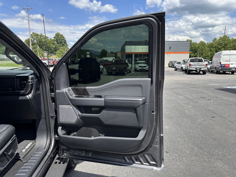 2024 Ford Super Duty 5th Gen - Image 14 of 31