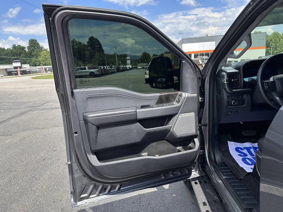 2024 Ford Super Duty 5th Gen - Image 10 of 31