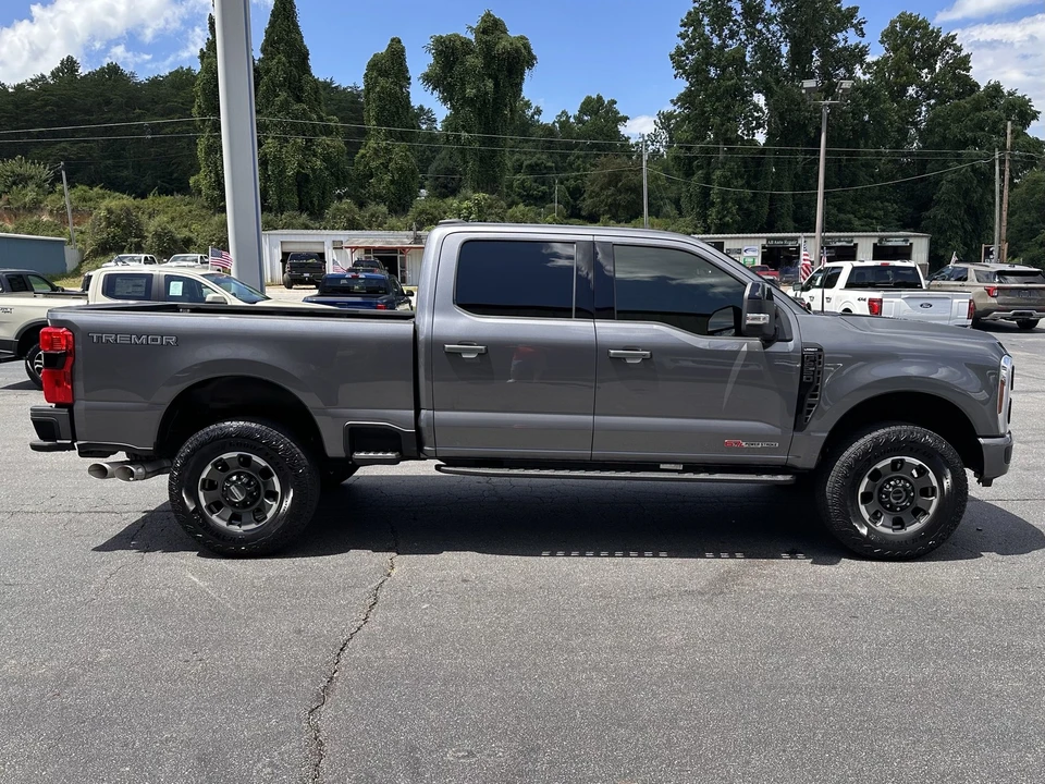 2024 Ford Super Duty 5th Gen - Image 5 of 31