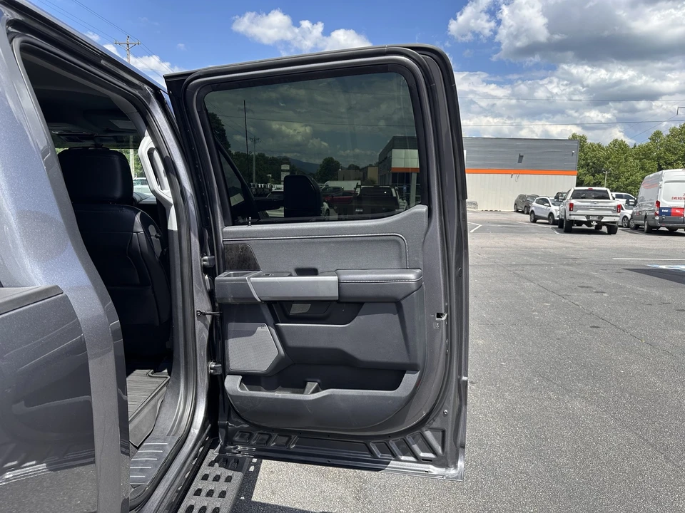 2024 Ford Super Duty 5th Gen - Image 16 of 31