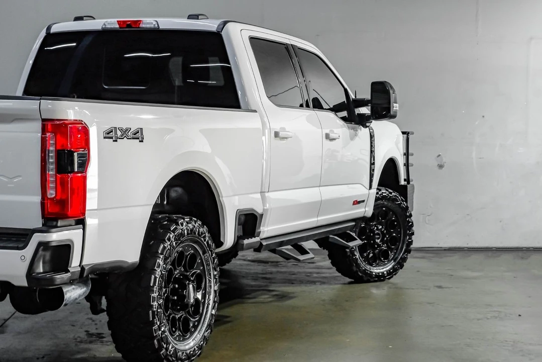 2024 Ford Super Duty 5th Gen - Image 14 of 31