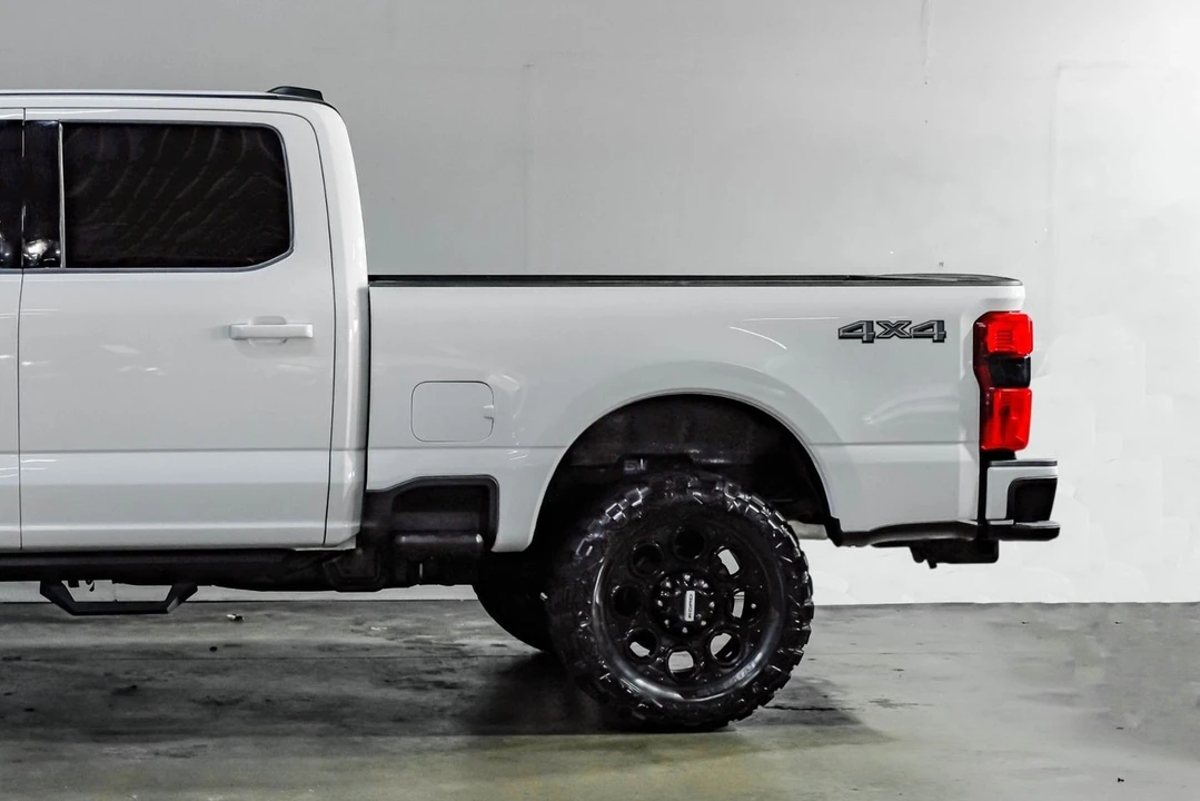 2024 Ford Super Duty 5th Gen - Image 19 of 31