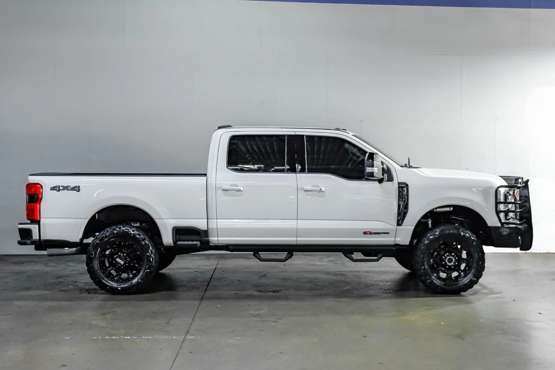 2024 Ford Super Duty 5th Gen - Image 11 of 31