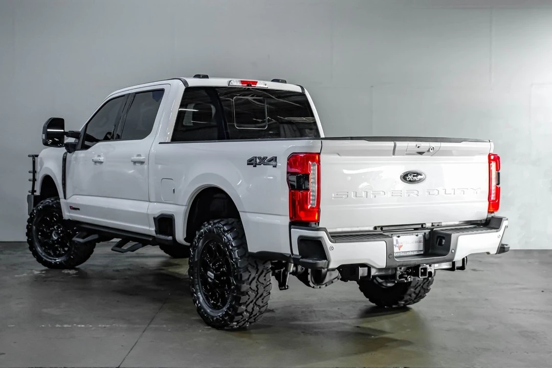 2024 Ford Super Duty 5th Gen - Image 16 of 31
