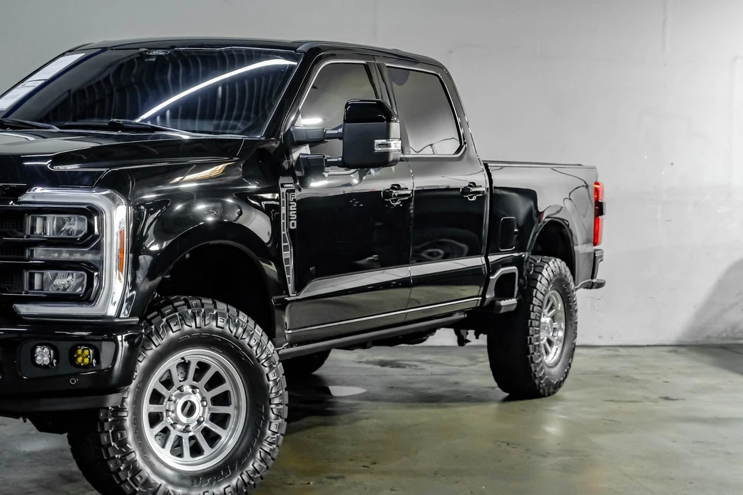 2024 Ford Super Duty 5th Gen - Image 11 of 31